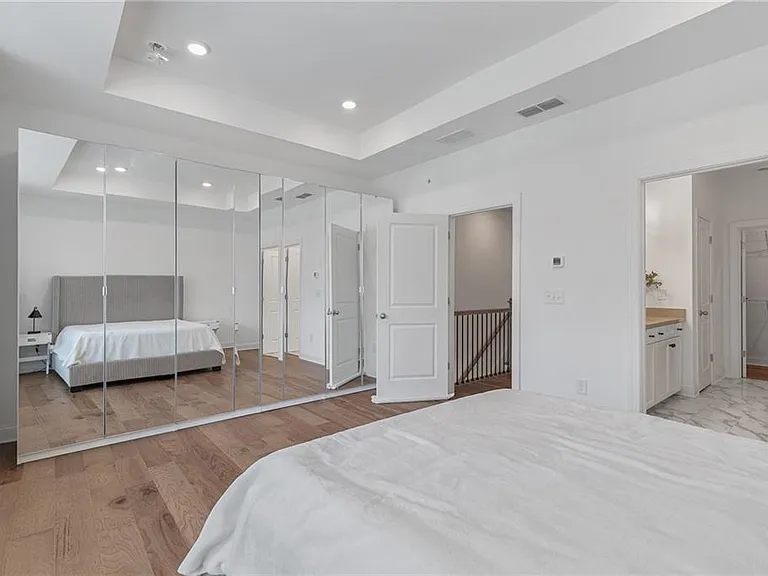 6543 Beacon Dr — Photo 23