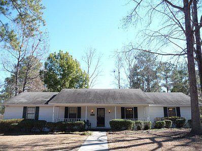 1st image of 2230 Oakgrove Cir