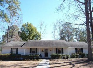2230 Oakgrove Cir, Valdosta, GA 31602