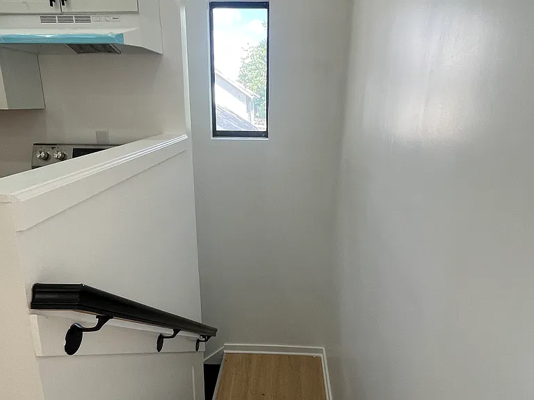 2824 Montgomery St #R — Photo 22