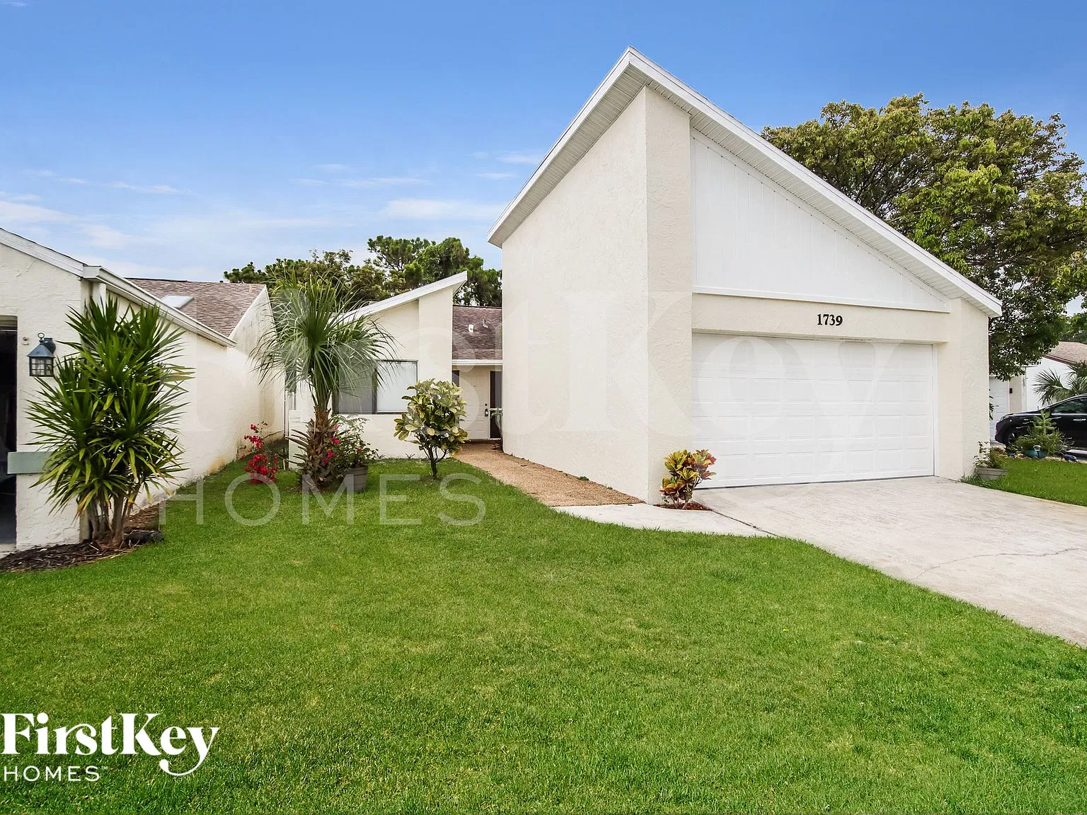 3 bed, 2.0 bath, 1400 sqft, $2,350 — Photo 2