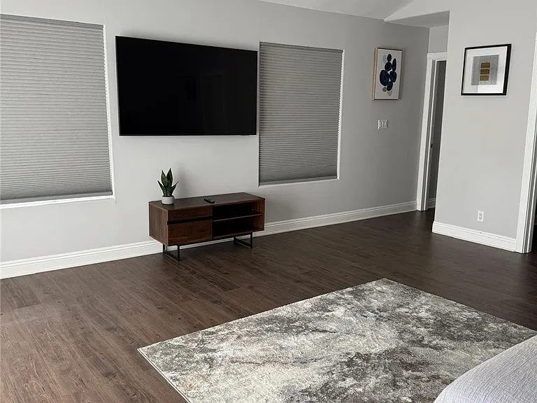 22237 Buena Ventura St #2 — Photo 8