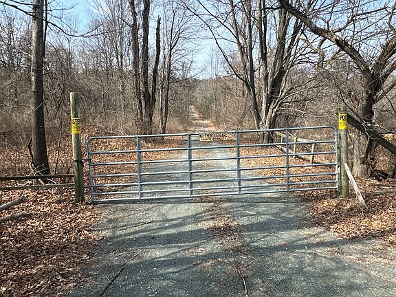 3rd image of 390 Ridge Rd