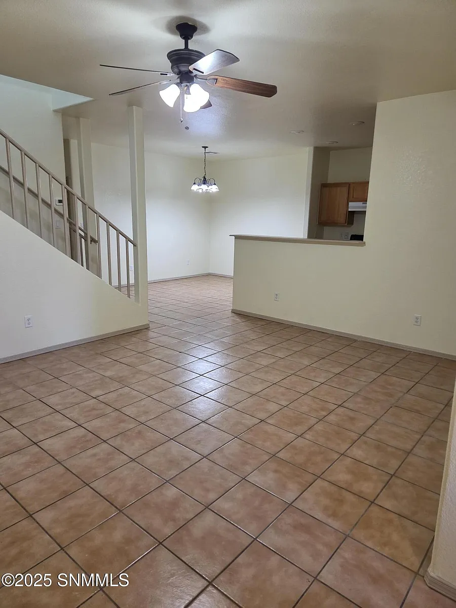 Building Photo - 3235 Eagle Ridge Dr