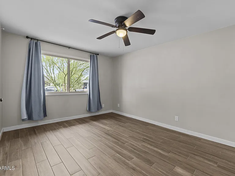 1229 E Manhatton Dr — Photo 18