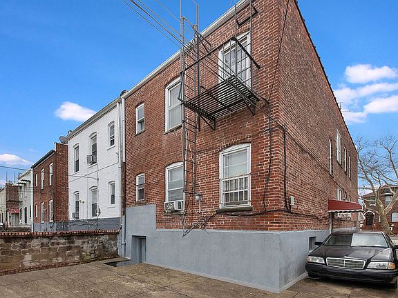 3rd image of 575 E 91st St