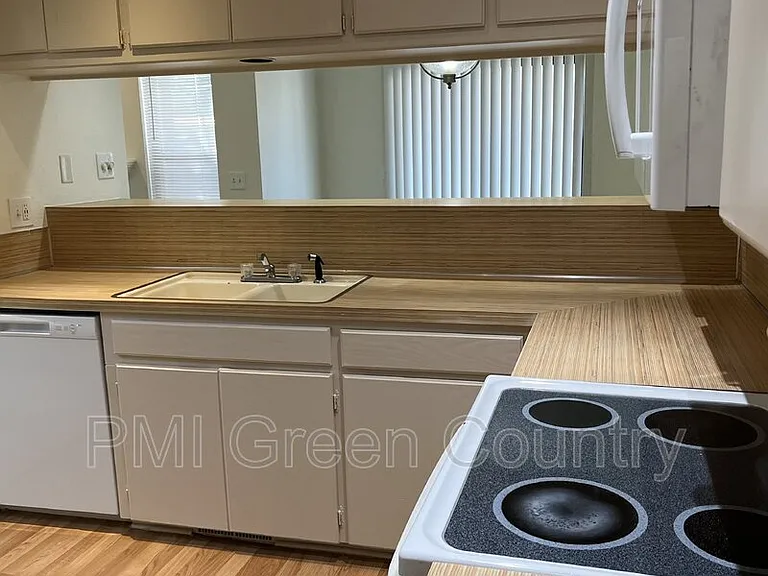 6028 S 90th East Pl — Photo 11