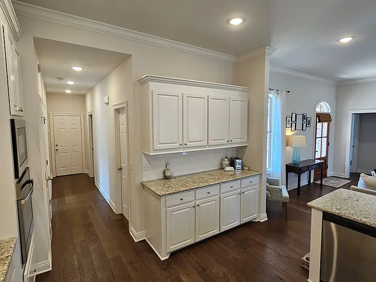 150 Chartleigh Cir — Photo 12
