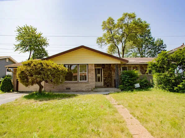 351 Walnut Ln, Elk Grove Village, IL 60007