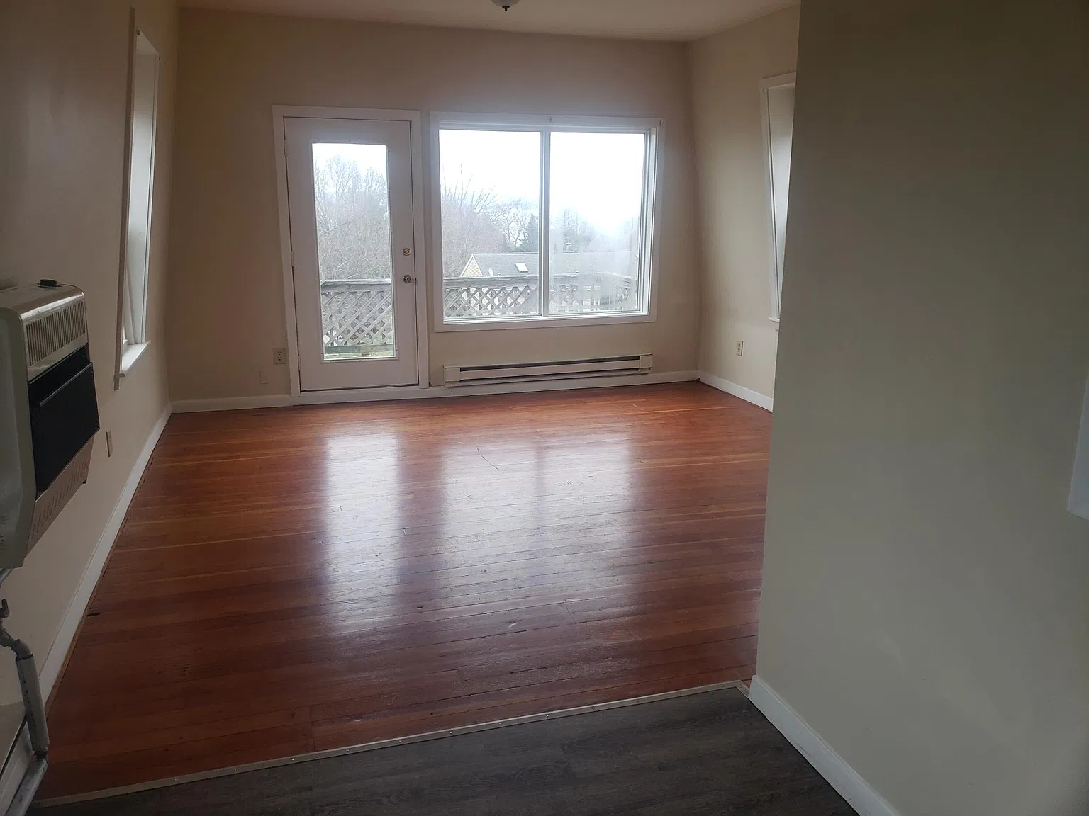 3 bed, 1215 sqft, $3,200 — Photo 2