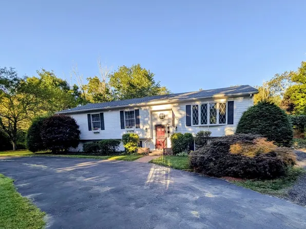 1 McIntyre Rd, Charlton, MA 01507