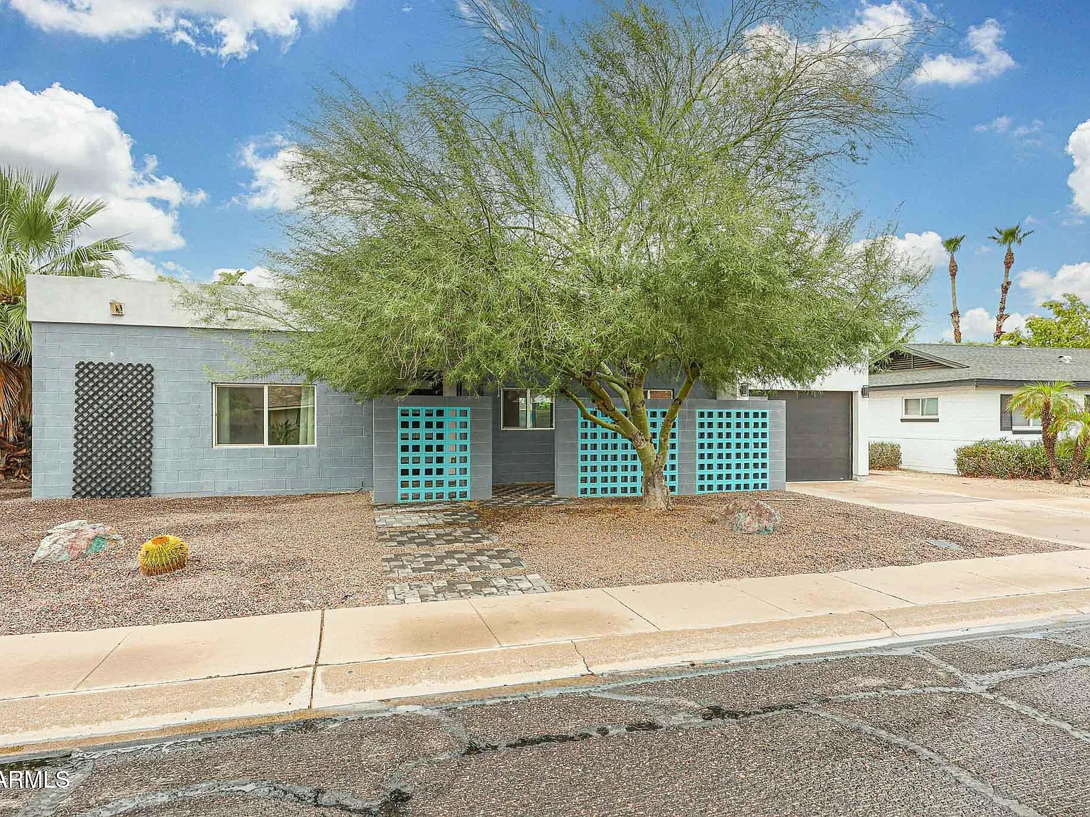 5 bed, 3.0 bath, 2321 sqft, $5,995 — Photo 2