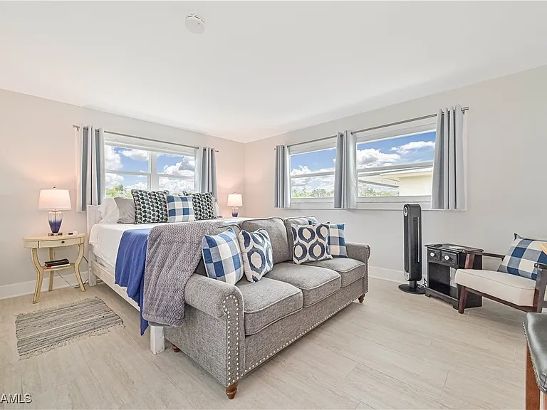 13840 Sleepy Hollow Ln — Photo 18
