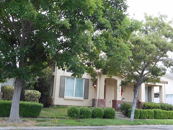 3rd image of 9334 Fassett Way