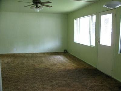 4th image of 560 Roberts Ave