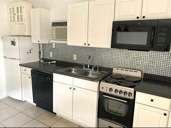 3rd image of 231 Opal St APT 2