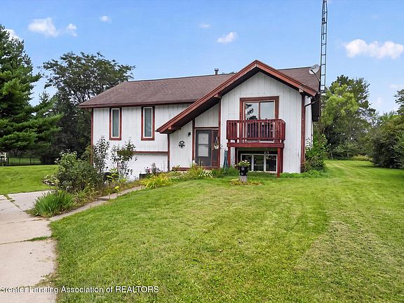 3rd image of 1909 Maple Shade Dr