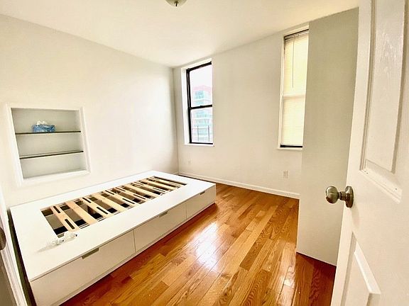 5th image of 37 Allen St #4L
