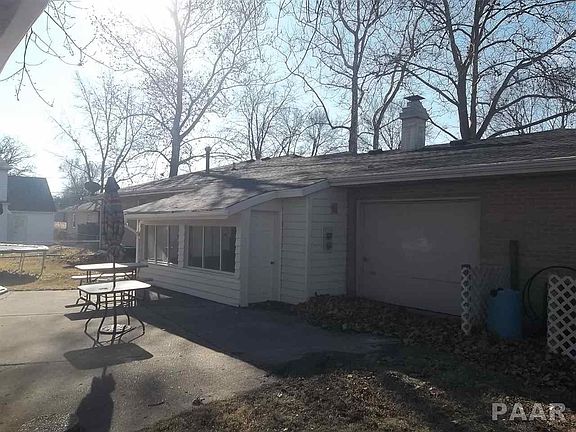 3rd image of 624 S Barnewolt Dr