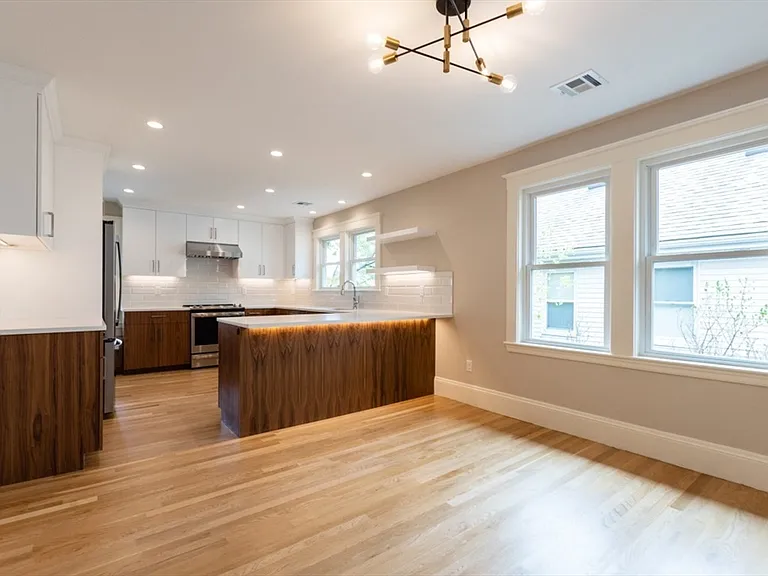 219 Common St #1 — Photo 5