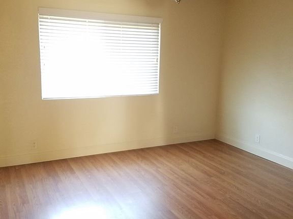 4th image of 1440 Oakdale Ave Unit 17
