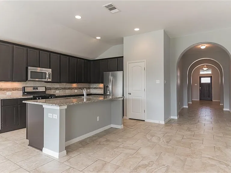 320 Lightcliff St — Photo 8