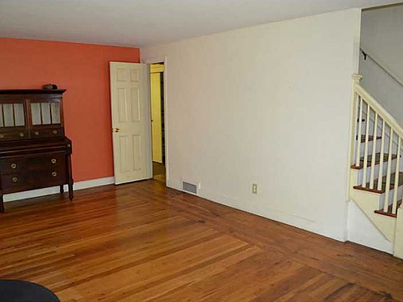 3rd image of 133 Puritan Dr