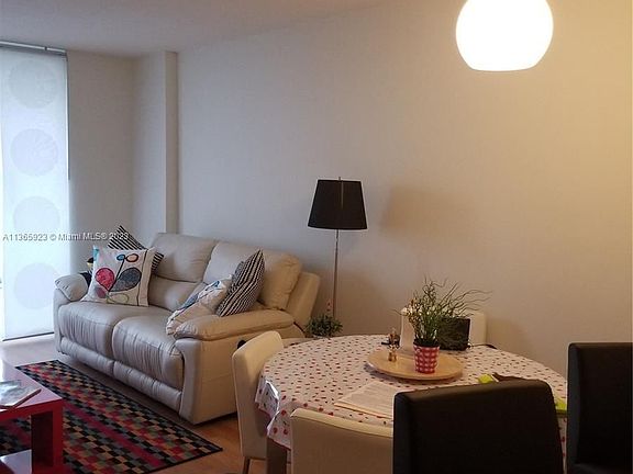 3rd image of 2775 NE 187th St APT 510