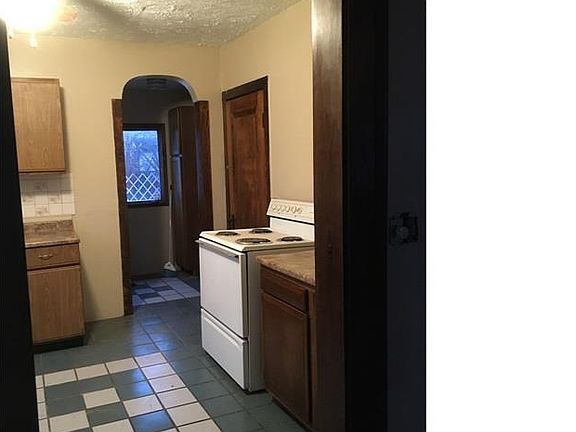 4th image of 8022 Maryland Ave