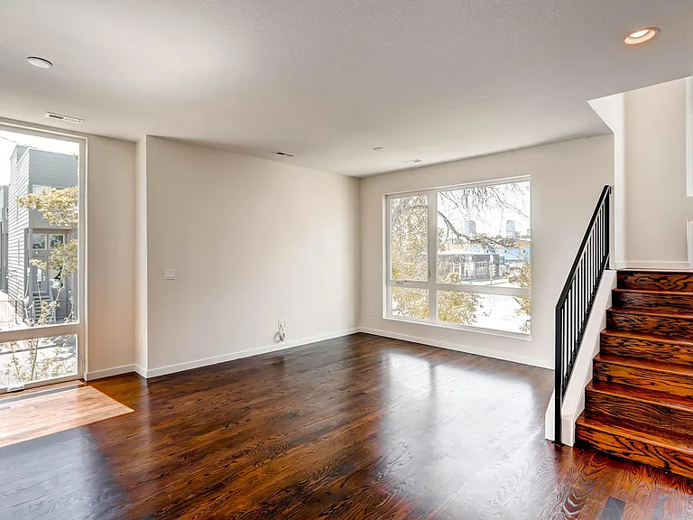 3415 Larimer St #101 — Photo 7