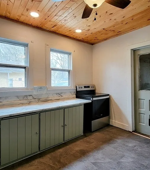 206 Oak St #1 — Photo 22