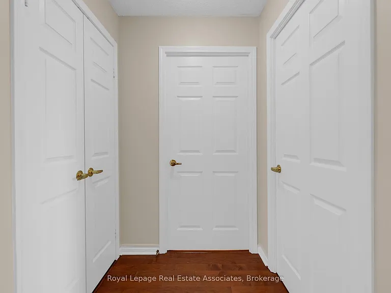 25 Kingsbridge Garden Cir #622 — Photo 8