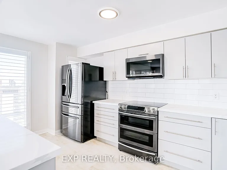 210 Victoria St #Penthouse 09 — Photo 19