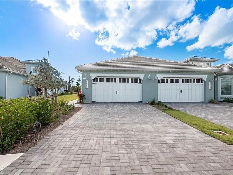 6403 Negril Isle Dr — Photo 1