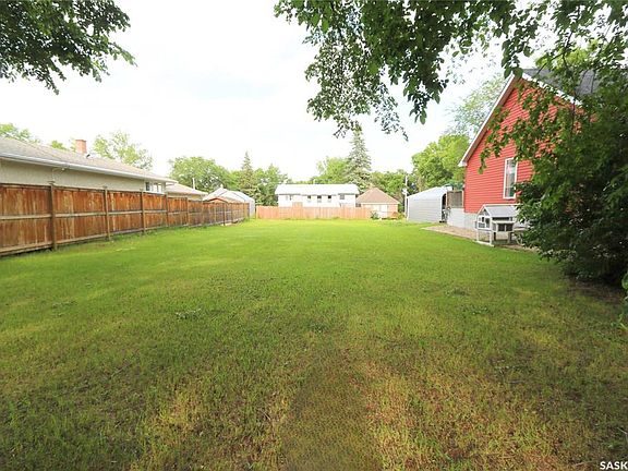 3rd image of 281 Second AVENUE N