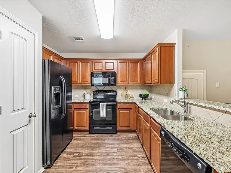 1808 Enchanted Rock Dr — Photo 10