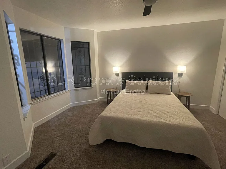 520 Ortiz Dr NE — Photo 31