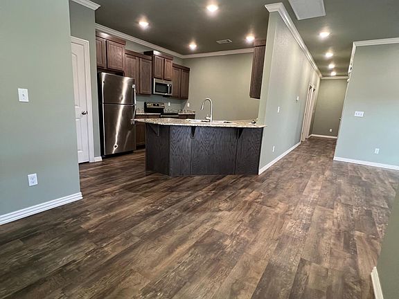 5th image of 9109 Houston St #9109