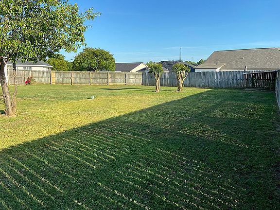 4th image of 4709 Madison Cir