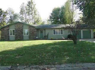 929 S Rosewood Dr, Monett, MO 65708