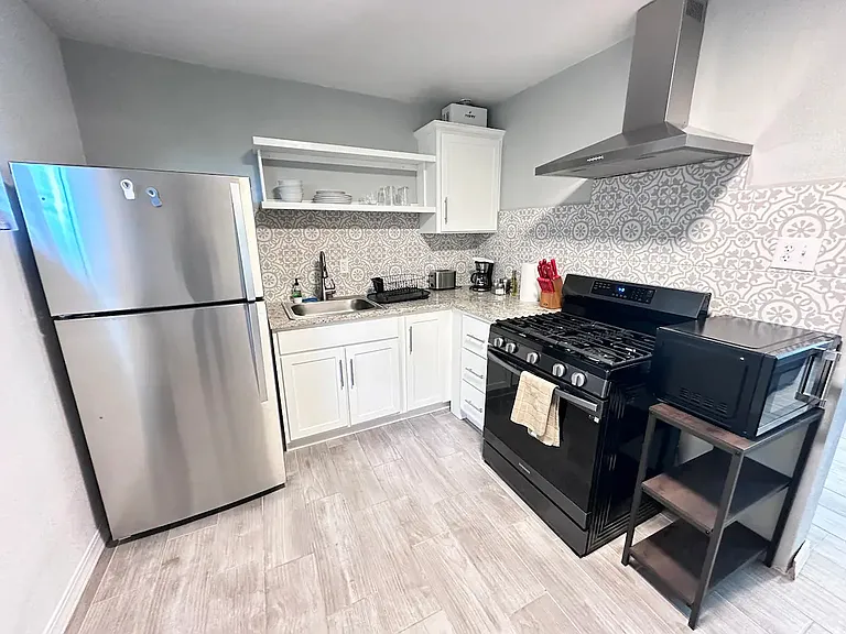 Full Kitchen