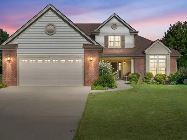3770 East Stargrass LANE, Oak Creek, WI 53154