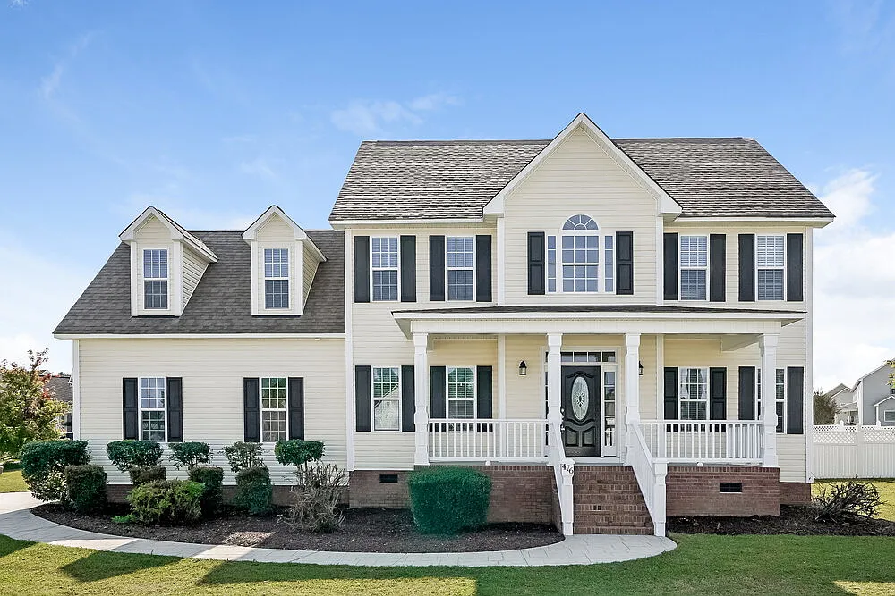 3 bed, 2.5 bath, 2222 sqft, $3,090 — Photo 1