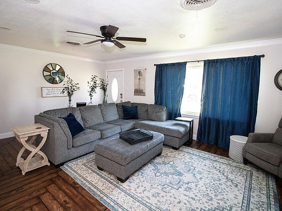 2nd image of 605 Boesen St