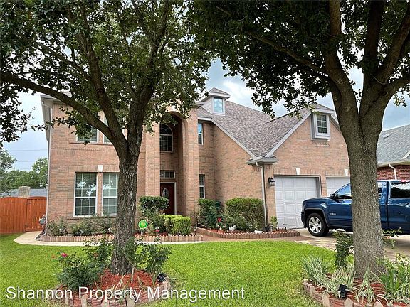 3rd image of 16207 Saxon Hollow Ln