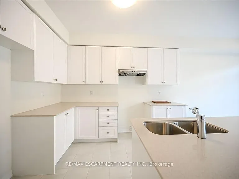 377 Provident Way — Photo 9