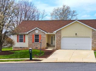 4 Straw Ct, Littlestown, PA 17340
