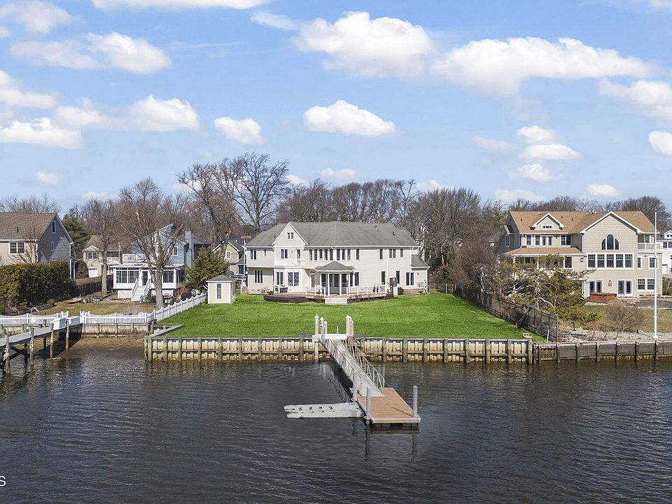 1st image of 66 Seneca Place