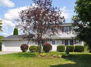 48 Delemere Blvd, Fairport, NY 14450