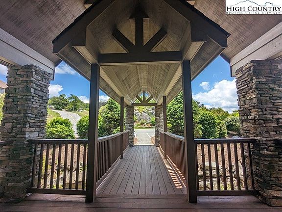 5th image of 799 Craggy Pointe #25D